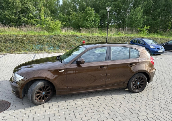 BMW Seria 1 cena 24900 przebieg: 187000, rok produkcji 2011 z Wieliczka małe 301